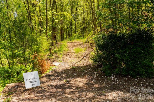 33 Bent Branch Lane, Asheville, NC 28804