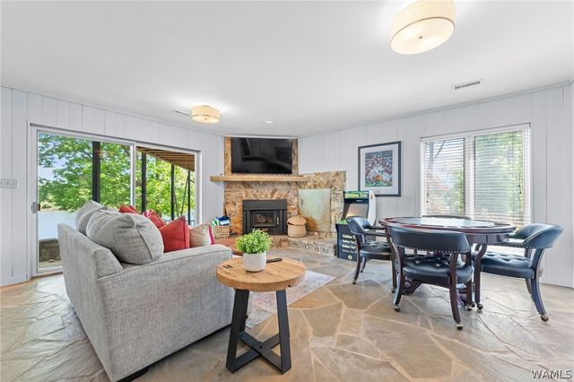 11999 Grandview Drive, Northport, AL 35475