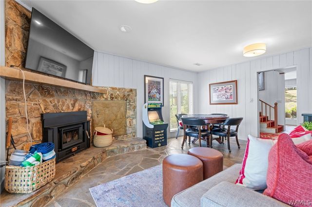 11999 Grandview Drive, Northport, AL 35475
