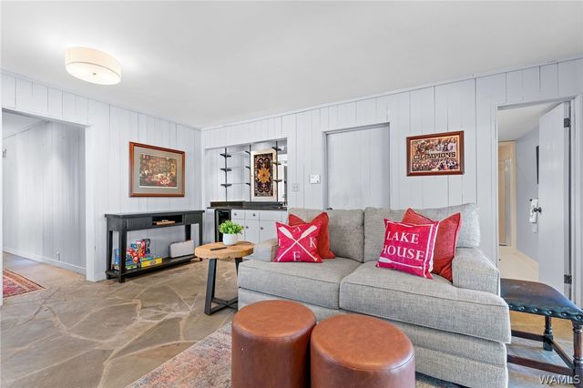 11999 Grandview Drive, Northport, AL 35475