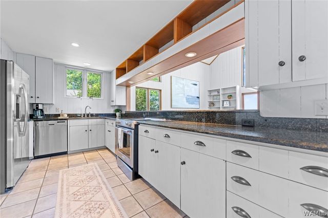 11999 Grandview Drive, Northport, AL 35475