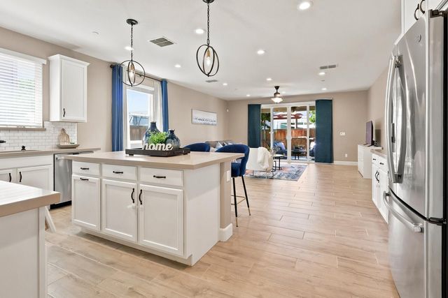 2278 Middlebury Dr, Lathrop, CA 95330