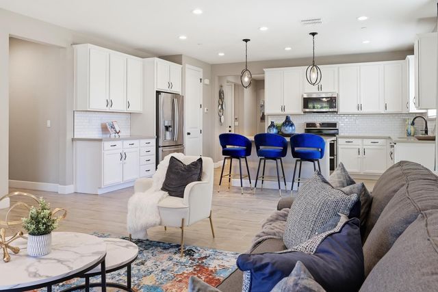 2278 Middlebury Dr, Lathrop, CA 95330