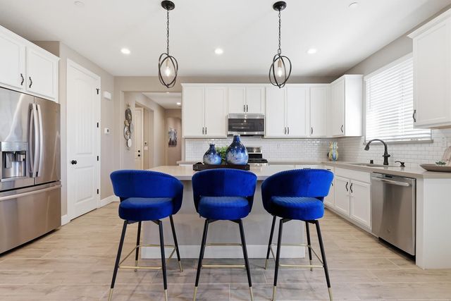 2278 Middlebury Dr, Lathrop, CA 95330