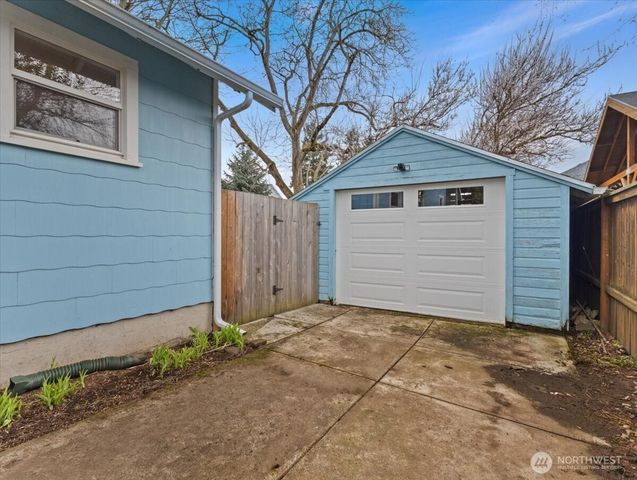 1810 Harney, Vancouver, WA 98660