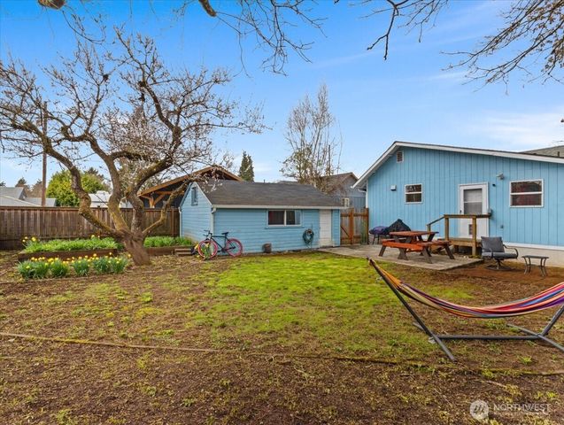 1810 Harney, Vancouver, WA 98660