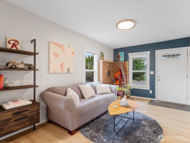 1810 Harney, Vancouver, WA 98660