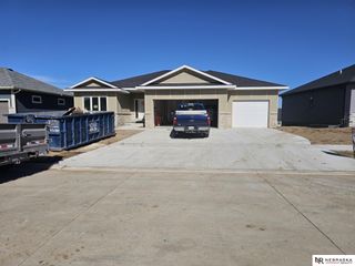 848 Dartford Lane, Lincoln, NE 68527
