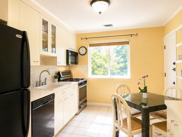 25 Bayberry Dr 3, Sharon, MA 02067