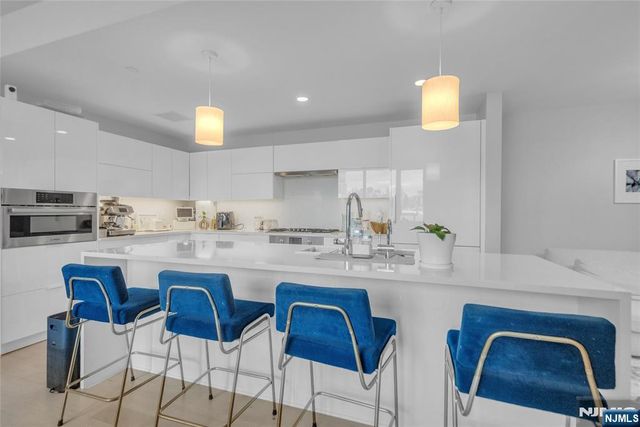 9 Ave At Port Imperial 712, West New York, NJ 07093