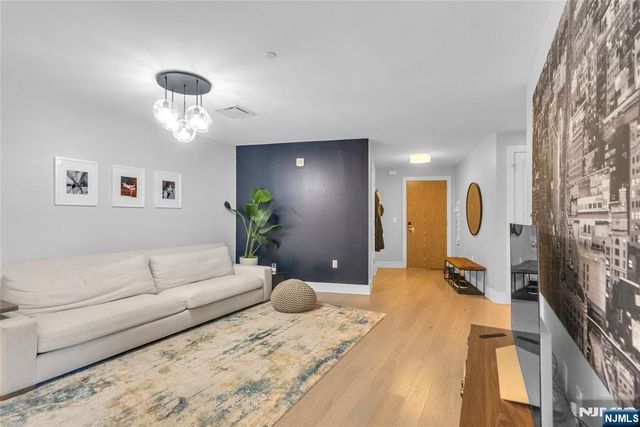 9 Ave At Port Imperial 712, West New York, NJ 07093