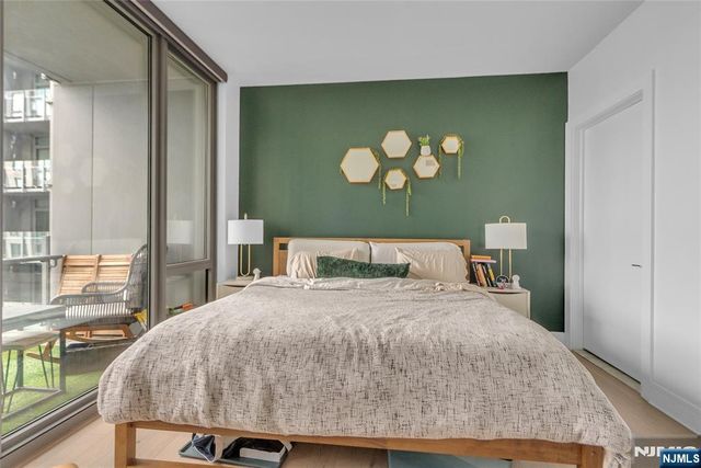 9 Ave At Port Imperial 712, West New York, NJ 07093