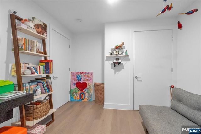 9 Ave At Port Imperial 712, West New York, NJ 07093