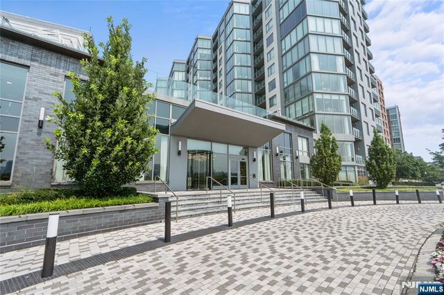 9 Ave At Port Imperial 712, West New York, NJ 07093