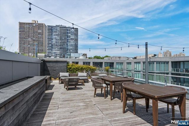 9 Ave At Port Imperial 712, West New York, NJ 07093