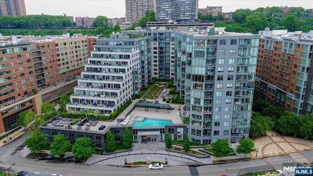 9 Ave At Port Imperial 712, West New York, NJ 07093