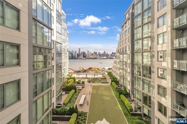 9 Ave At Port Imperial 712, West New York, NJ 07093