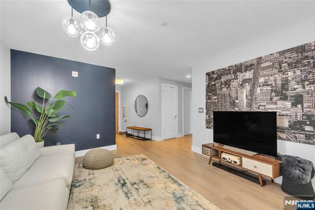 9 Ave At Port Imperial 712, West New York, NJ 07093