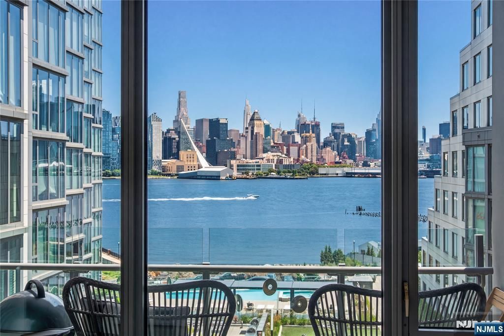 9 Ave At Port Imperial 712, West New York, NJ 07093