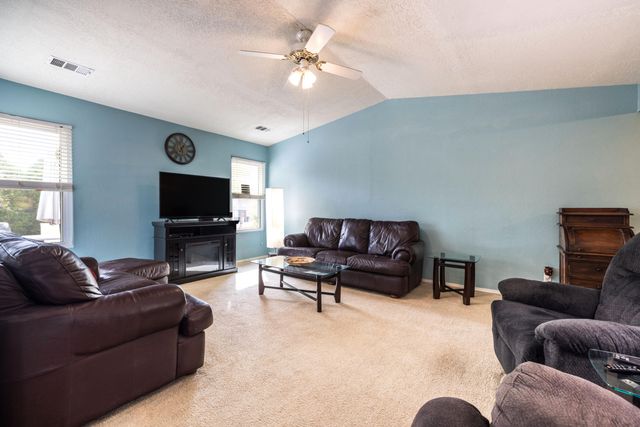 6280 Apache Plume Road NE, Rio Rancho, NM 87144