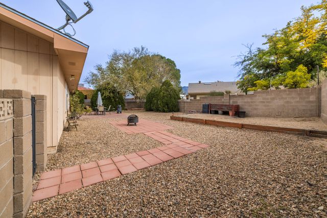 6280 Apache Plume Road NE, Rio Rancho, NM 87144