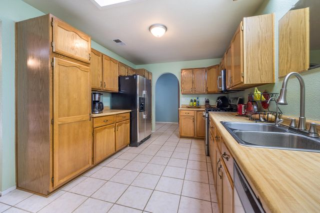 6280 Apache Plume Road NE, Rio Rancho, NM 87144