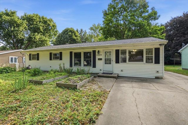 2209 Prairie Road, Madison, WI 53711