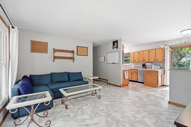 2209 Prairie Road, Madison, WI 53711