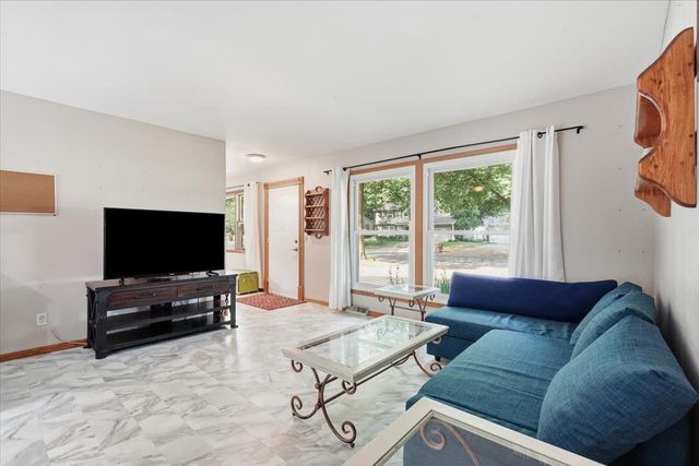 2209 Prairie Road, Madison, WI 53711