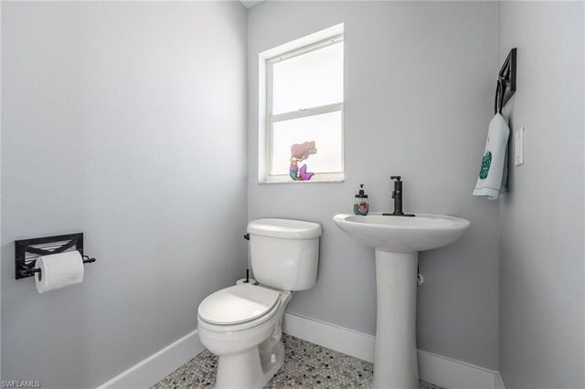 12249 Moon Shell DR, Matlacha Isles, FL 33991