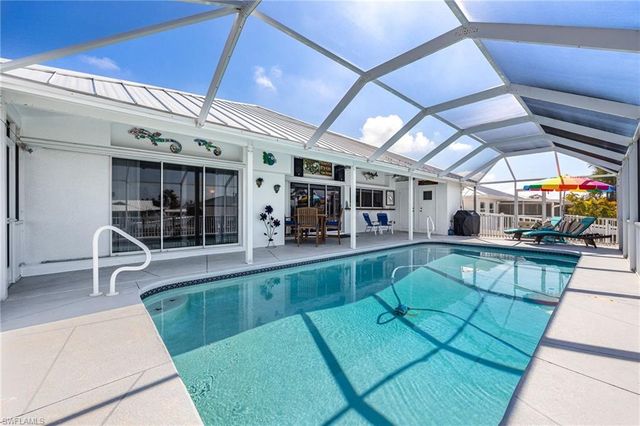 12249 Moon Shell DR, Matlacha Isles, FL 33991