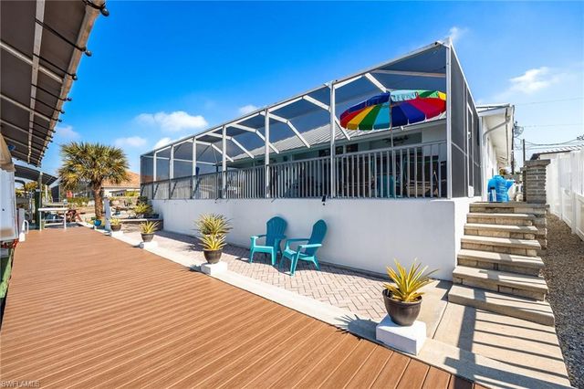 12249 Moon Shell DR, Matlacha Isles, FL 33991