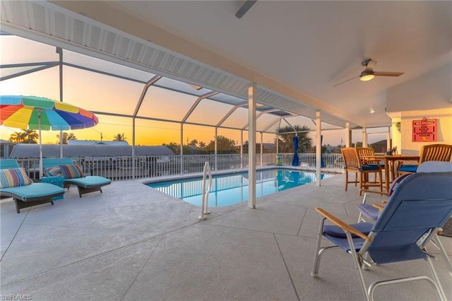 12249 Moon Shell DR, Matlacha Isles, FL 33991