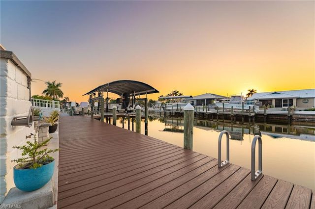 12249 Moon Shell DR, Matlacha Isles, FL 33991