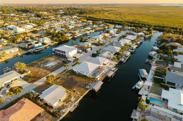 12249 Moon Shell DR, Matlacha Isles, FL 33991