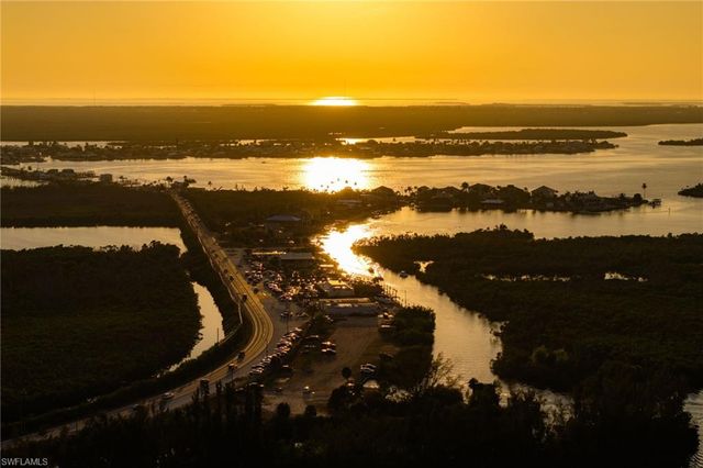 12249 Moon Shell DR, Matlacha Isles, FL 33991