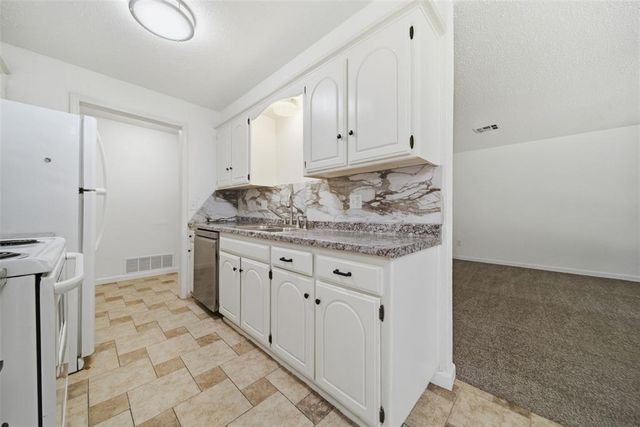 5421 S Huddleston Drive, Oklahoma City, OK 73135