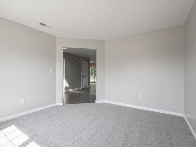 2924 Coles Creek Lane, Indianapolis, IN 46217