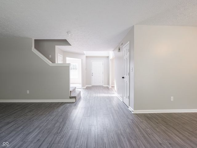 2924 Coles Creek Lane, Indianapolis, IN 46217