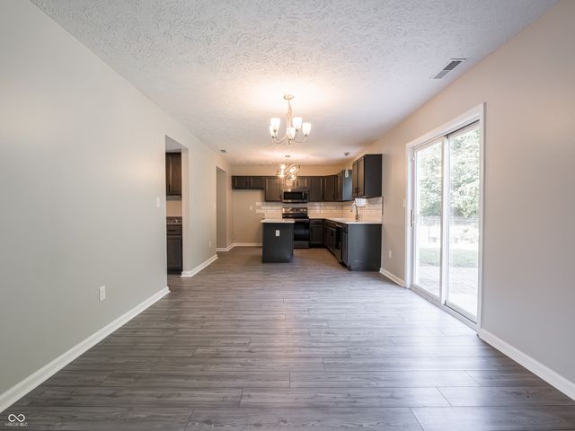 2924 Coles Creek Lane, Indianapolis, IN 46217