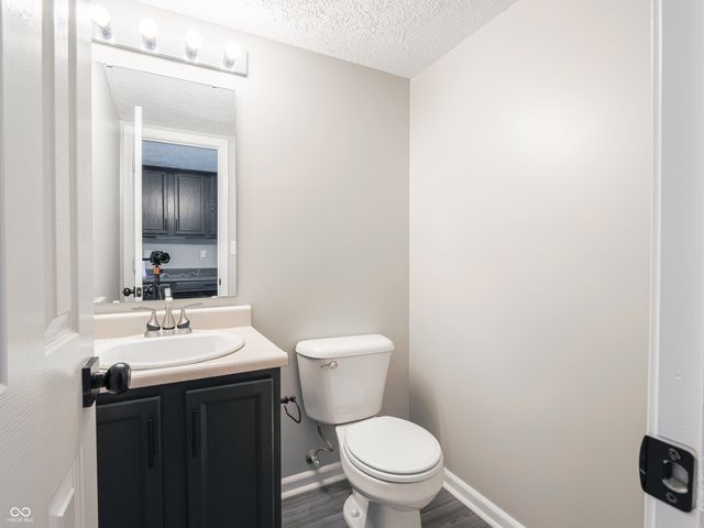 2924 Coles Creek Lane, Indianapolis, IN 46217