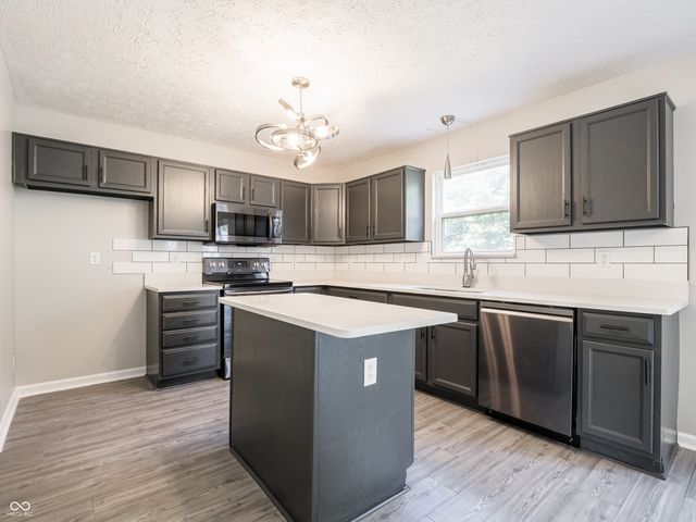 2924 Coles Creek Lane, Indianapolis, IN 46217