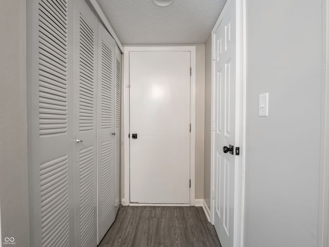 2924 Coles Creek Lane, Indianapolis, IN 46217