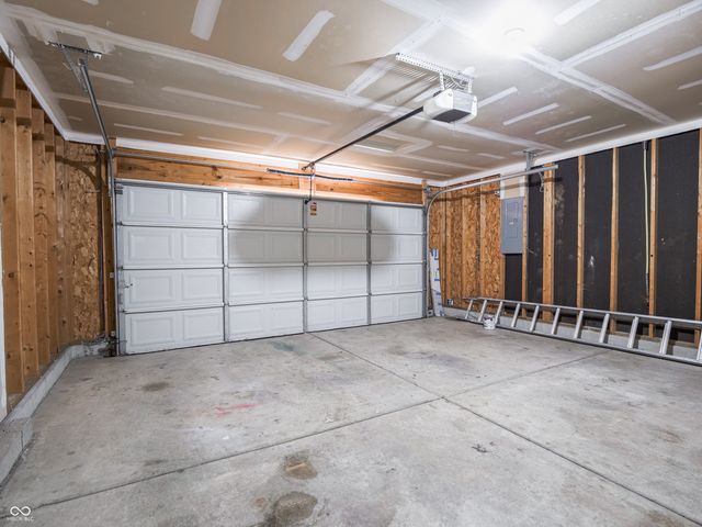2924 Coles Creek Lane, Indianapolis, IN 46217