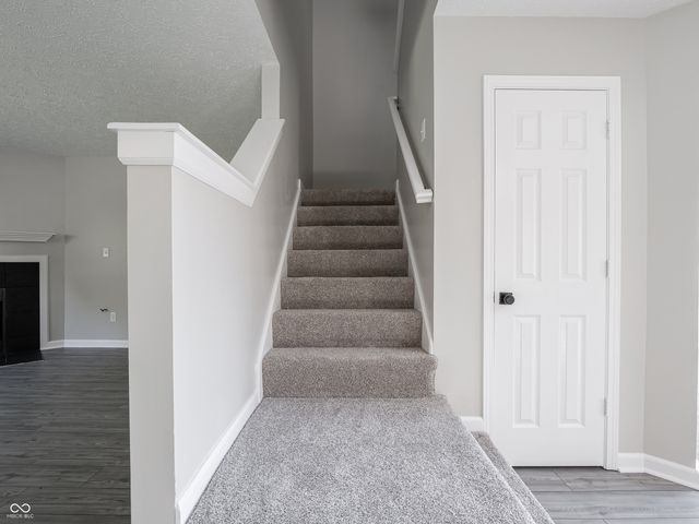 2924 Coles Creek Lane, Indianapolis, IN 46217