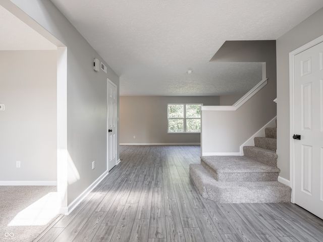 2924 Coles Creek Lane, Indianapolis, IN 46217