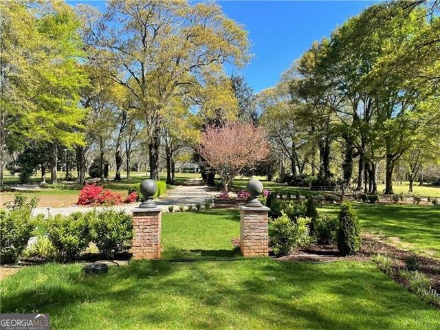 766 East Avenue, Madison, GA 30650