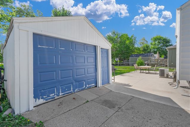 2205 52nd Street, Des Moines, IA 50310