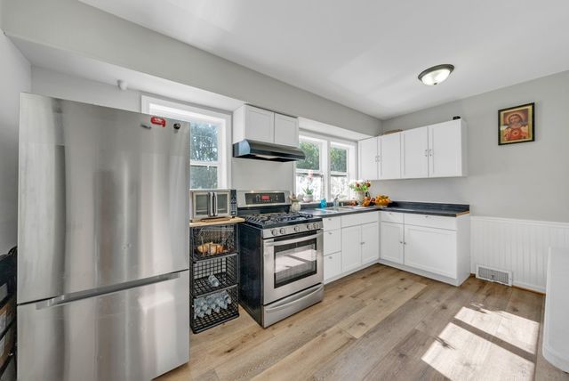 2205 52nd Street, Des Moines, IA 50310