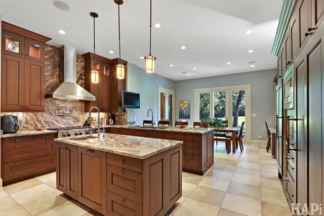 1425 Lee Road, Northbrook, IL 60062